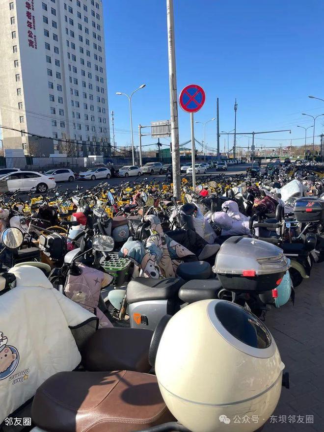 城乡结合部”气质？居民们吵翻了！凯发k8网站地铁也拯救不了东坝“(图7)